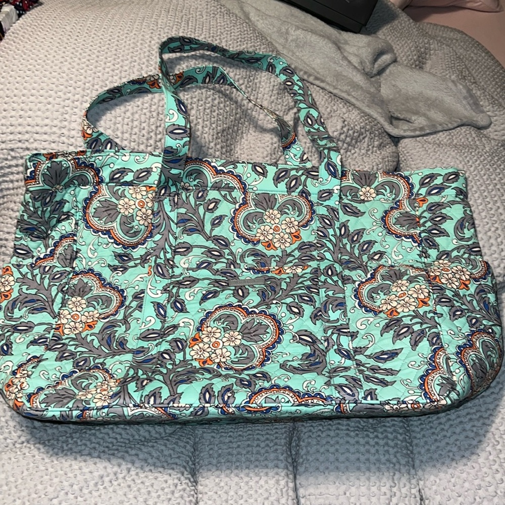 Vera Bradley zipper tote with hard bottom NWT